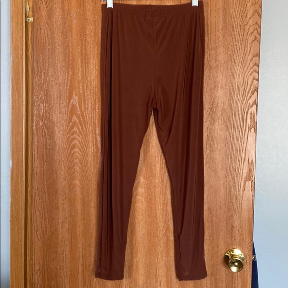 Brown Pretty Little Thing Maternity Leggings - Picture 2 of 5